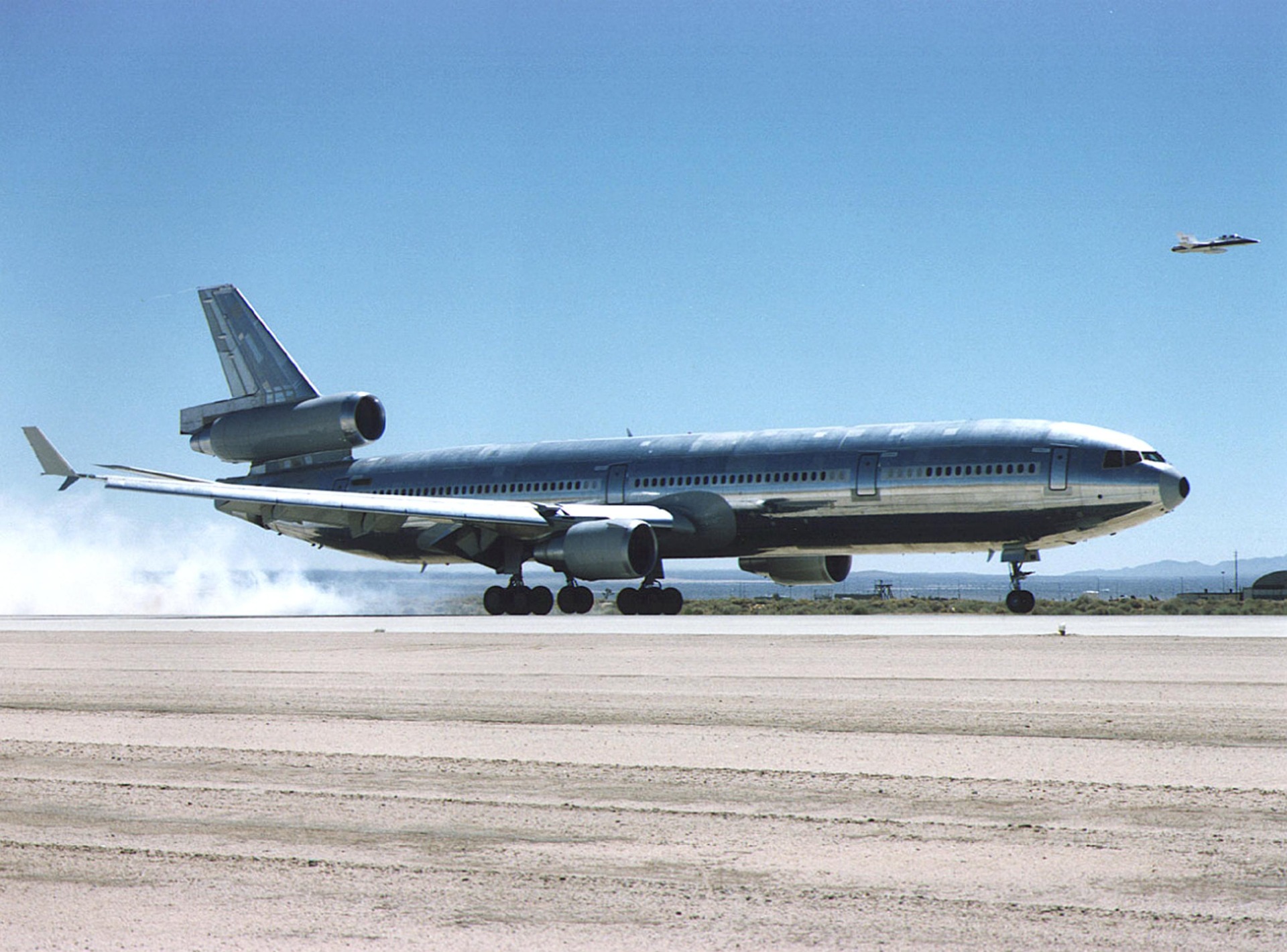 Les McDonnell Douglas 11 F-MSEB et F-MSEC